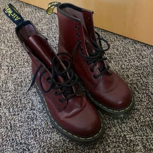 1460 WOMEN'S SMOOTH LEATHER LACE UP BOOTS
